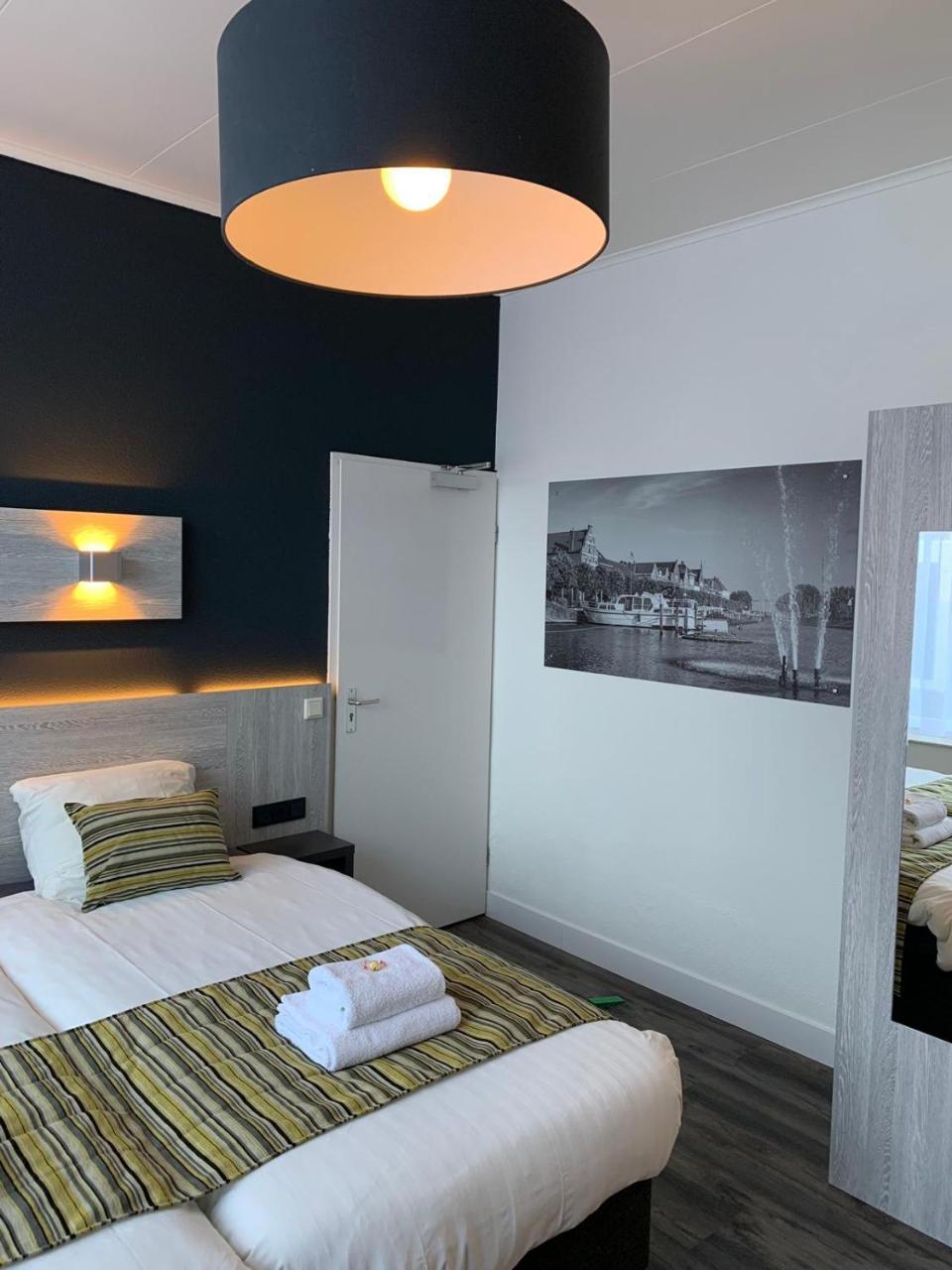 Hotel & Appartementen Royal Sas van Gent Екстер'єр фото